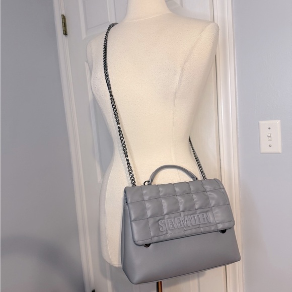 Steve Madden Gray Crossbody Bag with Minimalist Design - Picture 2 of 6